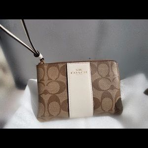 Corner Zip Wristlet In Signature Canvas